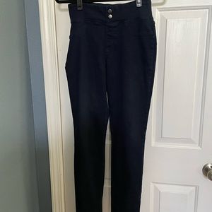 Hue Jeggings- never been worn w/o tags- size medium